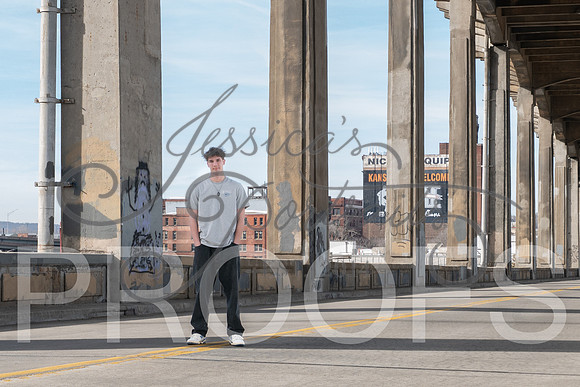 2025-02-01 Stephanie Butler Zayden's Senior Pics Downtown KC_Z63_0788