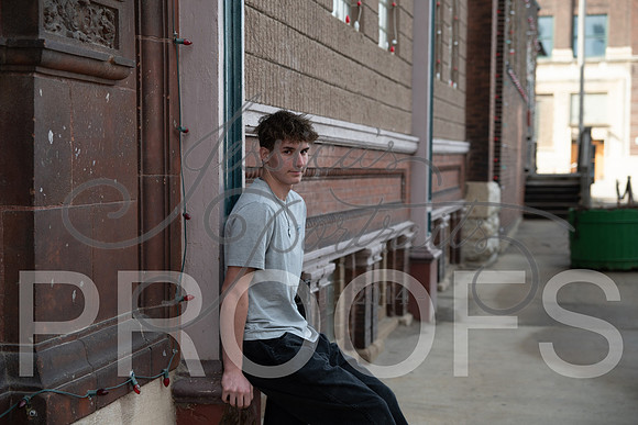 2025-02-01 Stephanie Butler Zayden's Senior Pics Downtown KC_Z63_0808