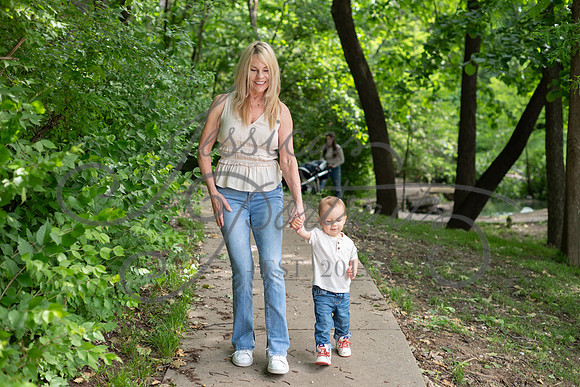 2025-05-23 Wendy and Julie with Baby Max Garney park_Z63_5684