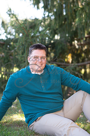 2024-10-26 Dipple Family and Sams Senior pics__JAE2395
