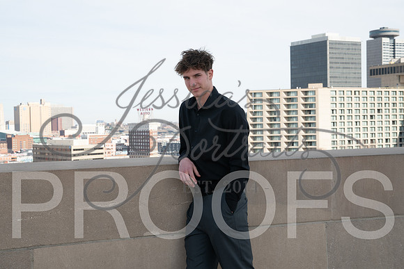 2025-02-01 Stephanie Butler Zayden's Senior Pics Downtown KC_Z63_0826