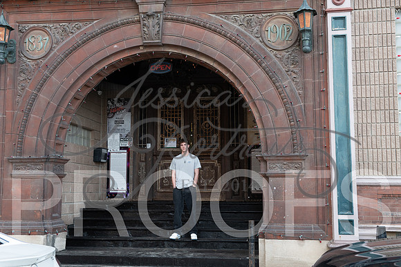 2025-02-01 Stephanie Butler Zayden's Senior Pics Downtown KC_Z63_0800