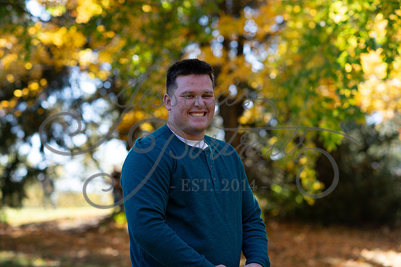 2024-10-26 Dipple Family and Sams Senior pics__JAE2388