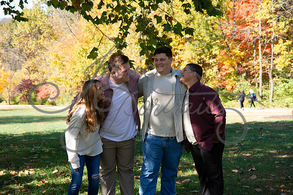 2024-10-26 Dipple Family and Sams Senior pics__JAE2472