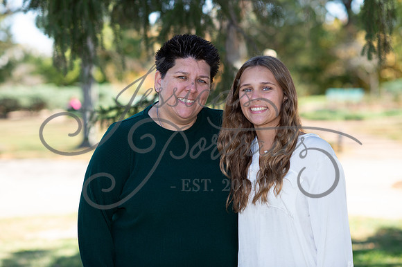 2024-10-26 Dipple Family and Sams Senior pics__JAE2645