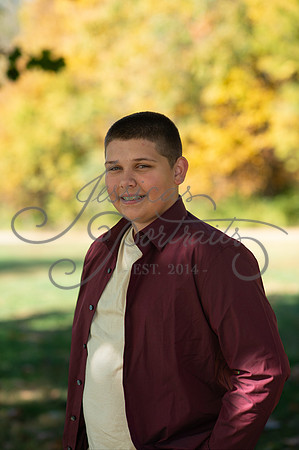 2024-10-26 Dipple Family and Sams Senior pics__JAE2506
