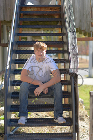 2024-11-01 Vinny Ross Senior pics Downtown Parkville__JAE4007