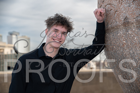2025-02-01 Stephanie Butler Zayden's Senior Pics Downtown KC_Z63_0877
