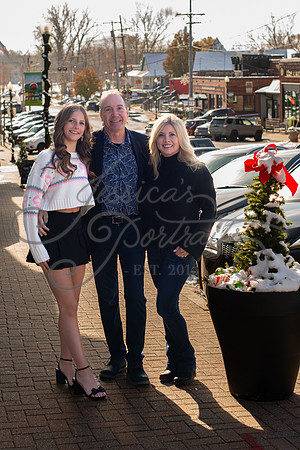 2024-12-01 Lisa Burfeind Downtown Parkville_DSC_9636