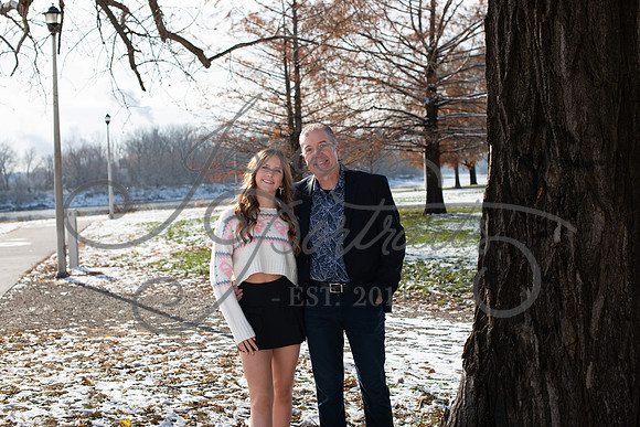2024-12-01 Lisa Burfeind Downtown Parkville_DSC_9674