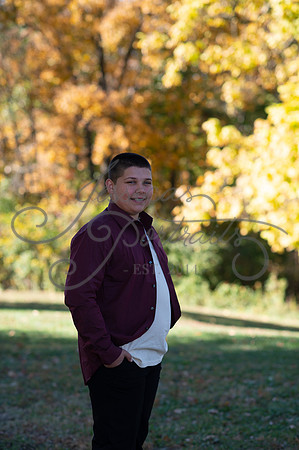 2024-10-26 Dipple Family and Sams Senior pics__JAE2358