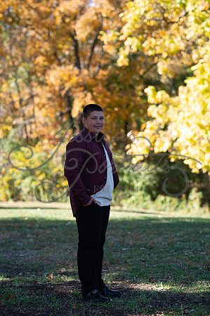 2024-10-26 Dipple Family and Sams Senior pics__JAE2360