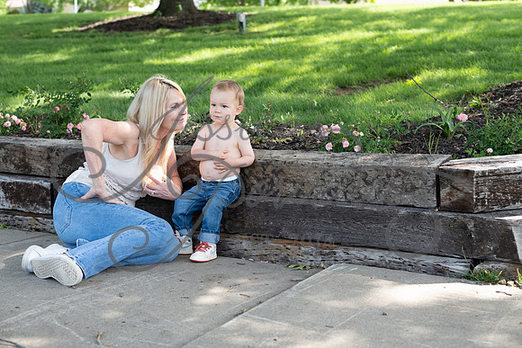 2025-05-23 Wendy and Julie with Baby Max Garney park_Z63_5920