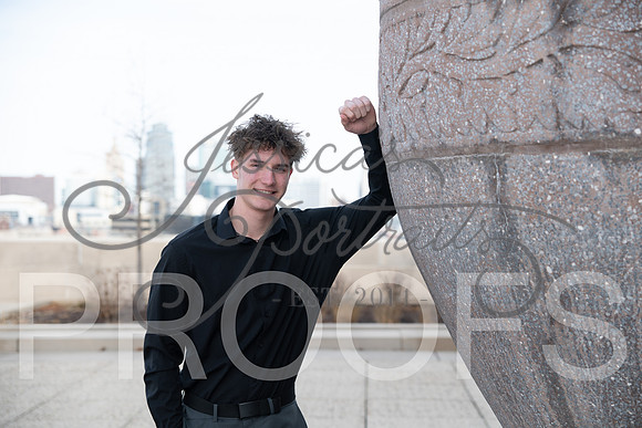 2025-02-01 Stephanie Butler Zayden's Senior Pics Downtown KC_Z63_0878