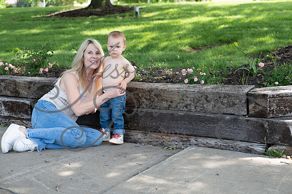 2025-05-23 Wendy and Julie with Baby Max Garney park_Z63_5936