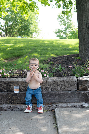 2025-05-23 Wendy and Julie with Baby Max Garney park_Z63_5940