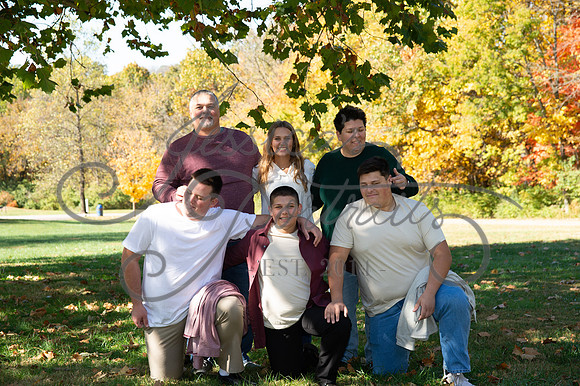 2024-10-26 Dipple Family and Sams Senior pics__JAE2481