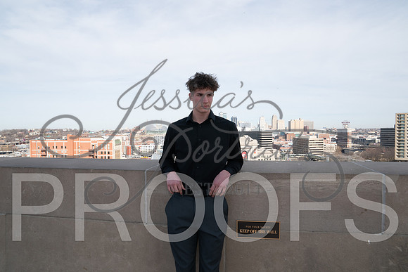 2025-02-01 Stephanie Butler Zayden's Senior Pics Downtown KC_Z63_0818