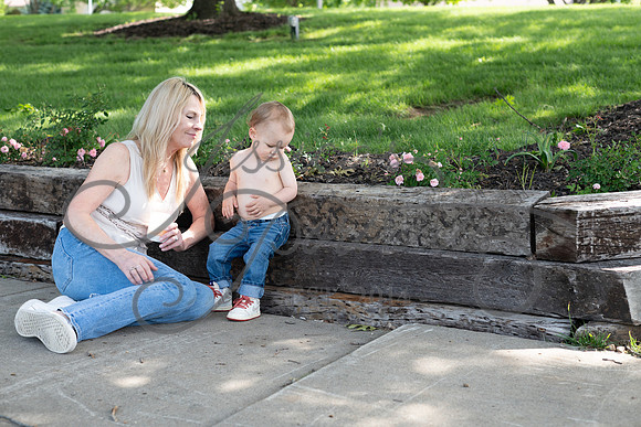 2025-05-23 Wendy and Julie with Baby Max Garney park_Z63_5932