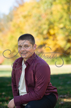 2024-10-26 Dipple Family and Sams Senior pics__JAE2508