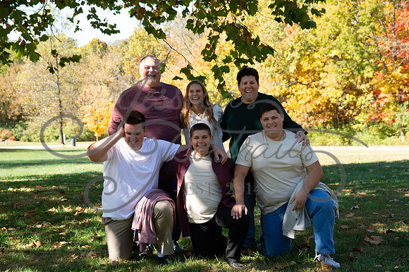 2024-10-26 Dipple Family and Sams Senior pics__JAE2485